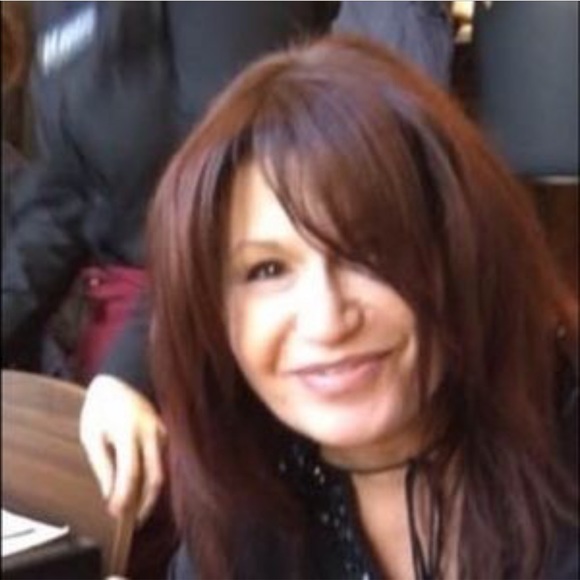 Meet your Posher, Julia - Picture 1 of 2